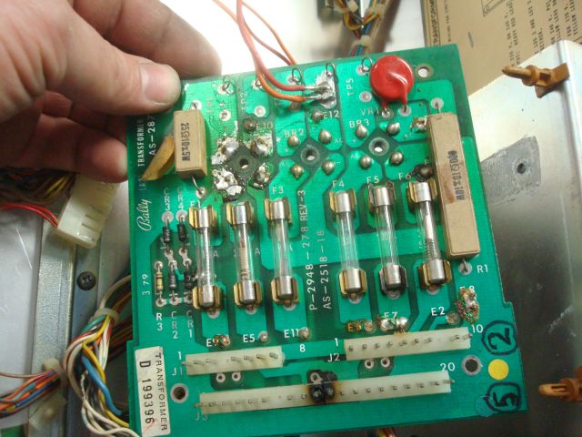 18
 Now that all the evaluation stuff is done I will begin working on it.
 First off is  replacing the burnt board.It could be