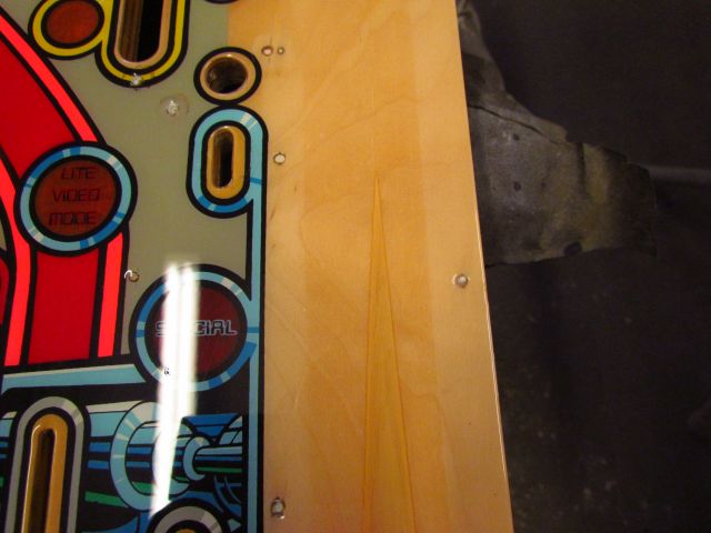 13
A little better shot of how this repaint  does not flow into the rest of the playfield.It just looks bad.