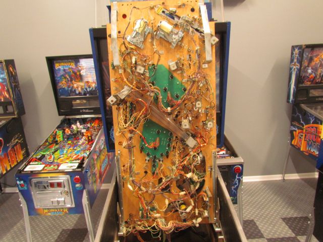 16
Underside of the playfield is similar to the inside of the cabinet.