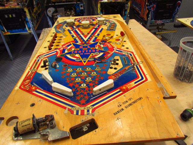 71
I have the  wood rails off the playfield now.They are in good shape so I will rework them and paint them  red when I am doin
