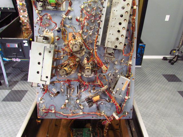 22
Underside of the  playfield is a  bit  rough mechanically there are some  hacks  but  it is all there  so  it can  be dealt 